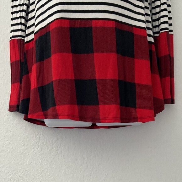 ZENANA BUFFALO CHECK PLAID TOP - Picture 5 of 8